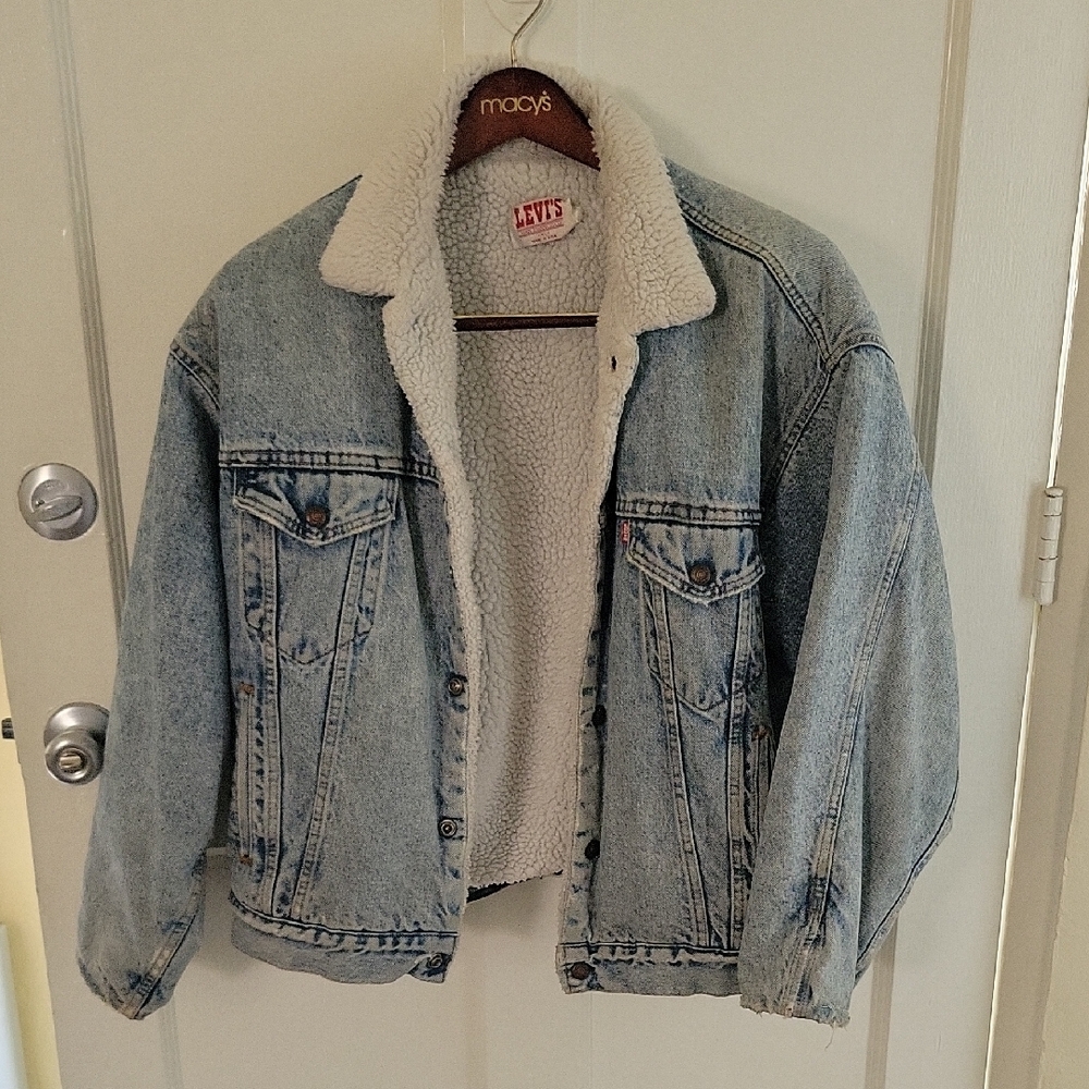Vintage Levi’s Sherpa Trucker Jacket – Made in USA, XL Light Wash